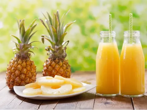 Jus d’ananas et ananas
